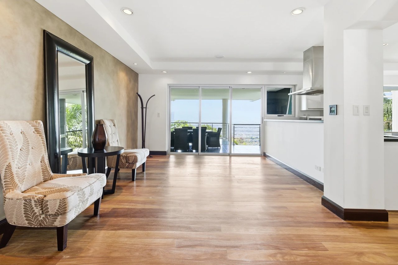 Panoramic Valley Views Retreat, Santa Ana, San Jose