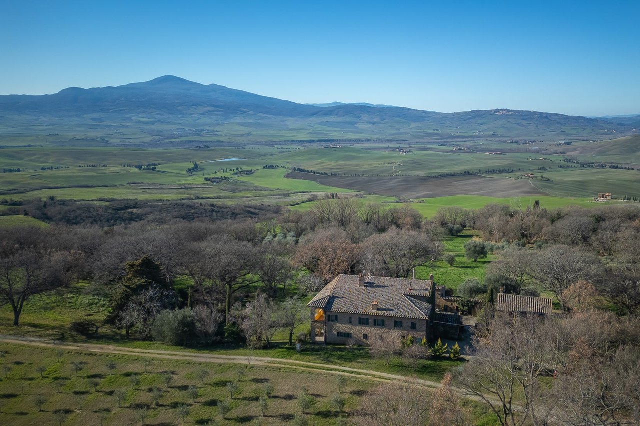 IL CALICE DI FUOCO “Extraordinary Property with Swimming Pool in Val d'Orcia”