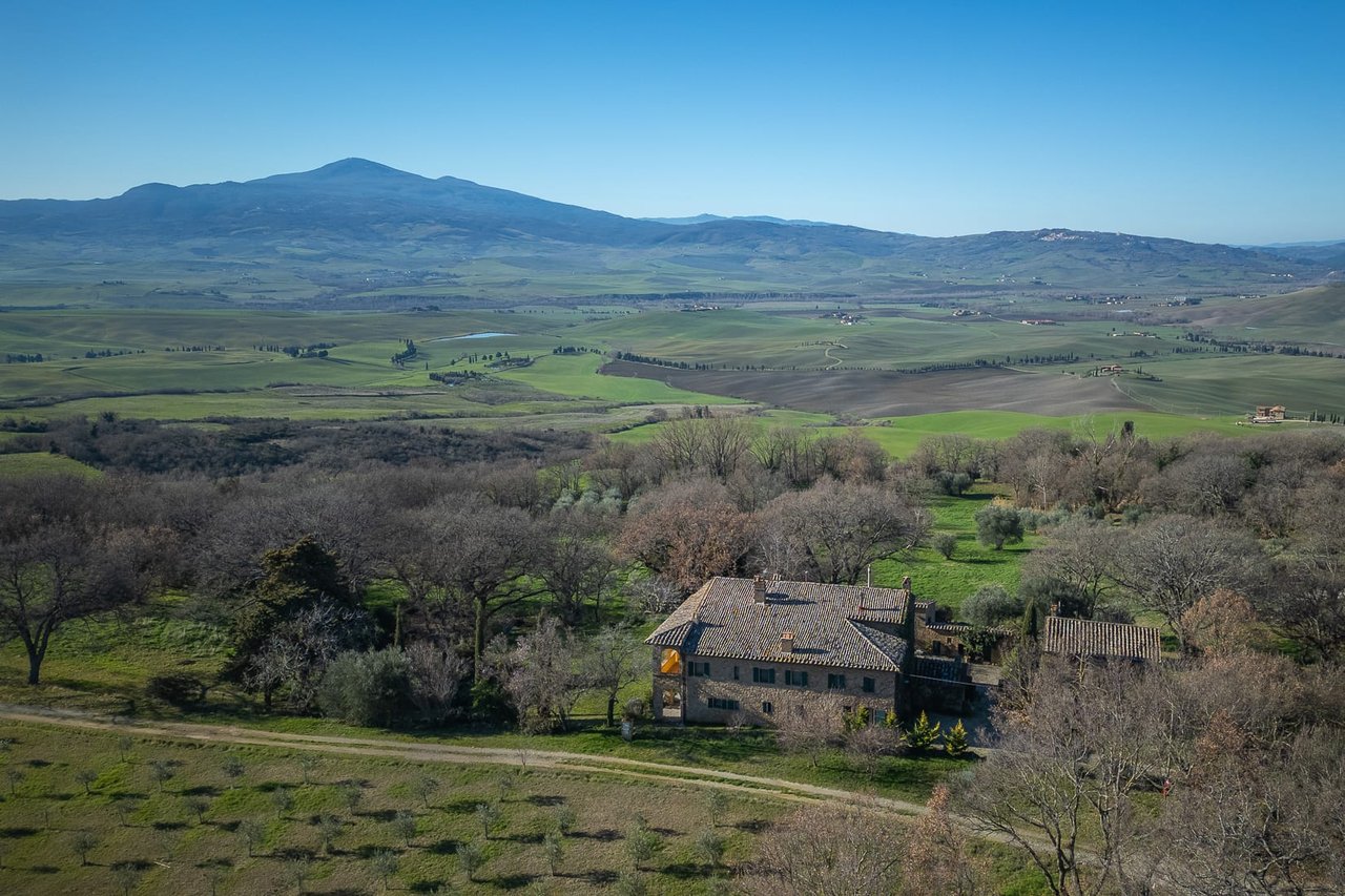 IL CALICE DI FUOCO “Extraordinary Property with Swimming Pool in Val d'Orcia”