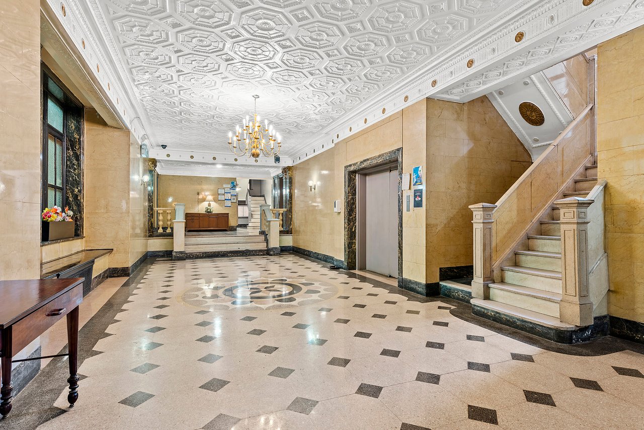 850 Saint Marks Ave, #4B