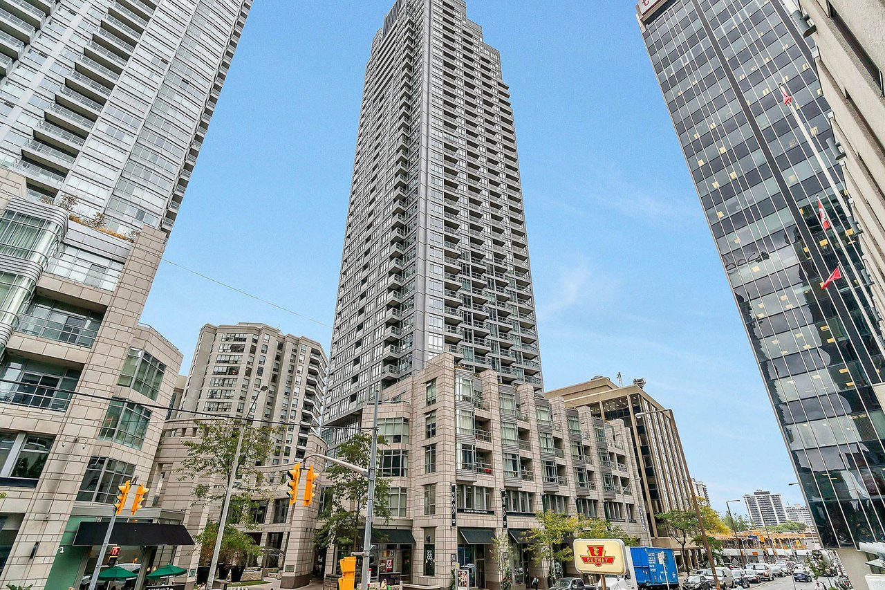 #3302 - 2181 Yonge St.