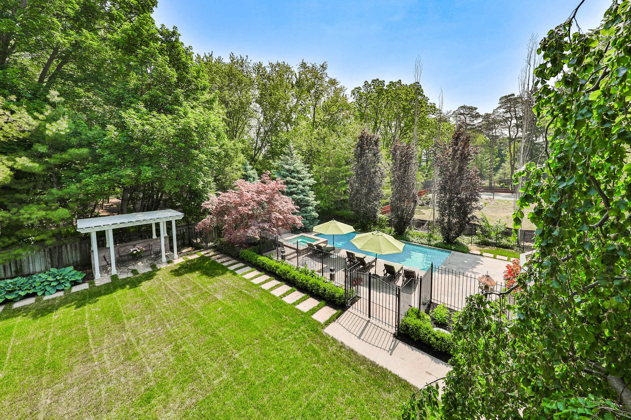 Ranch Inspired Estate in Oakville 