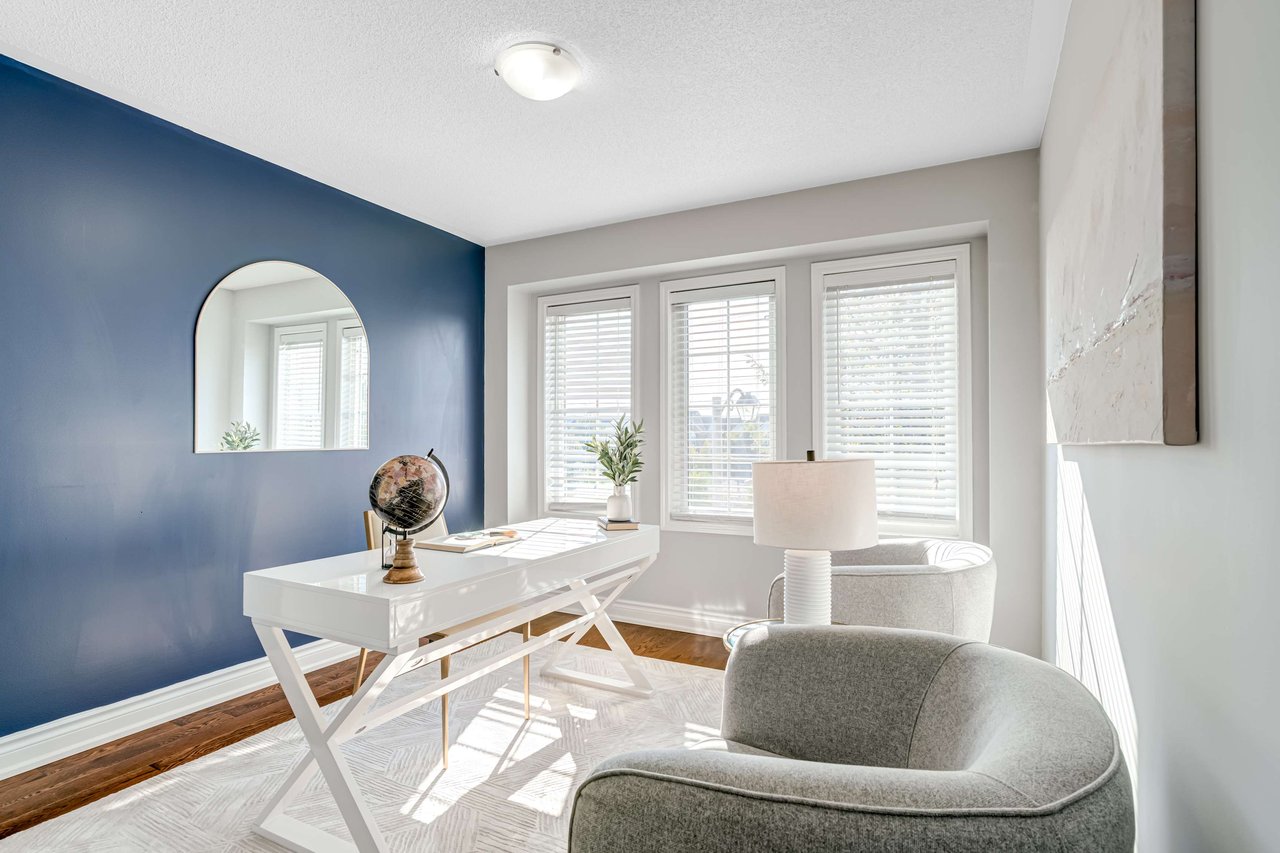 101 Fernglen Crescent
