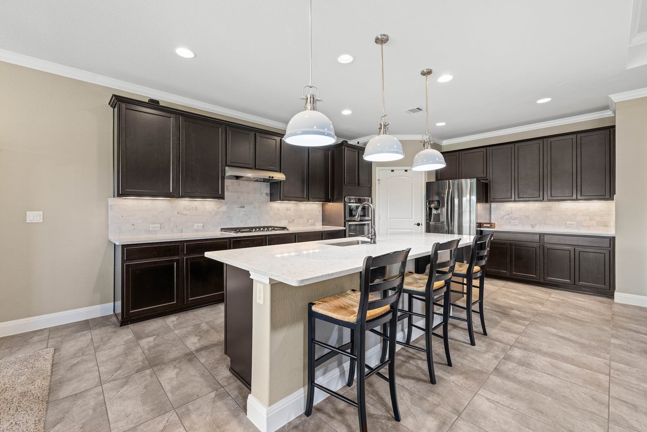 424 Star Mountain Ln, Georgetown, TX 78633