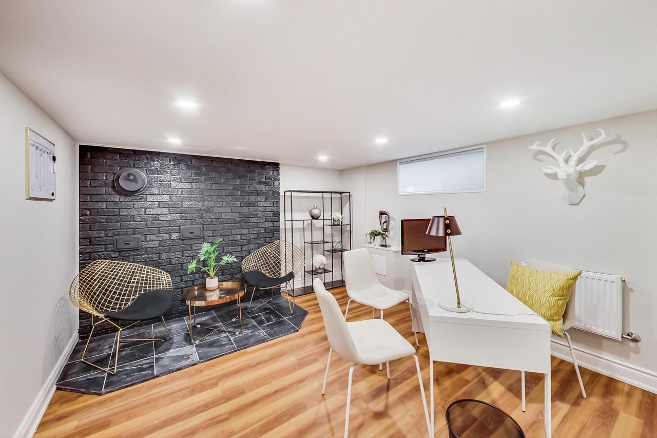 14 Armadale Avenue in Swansea Bloor West