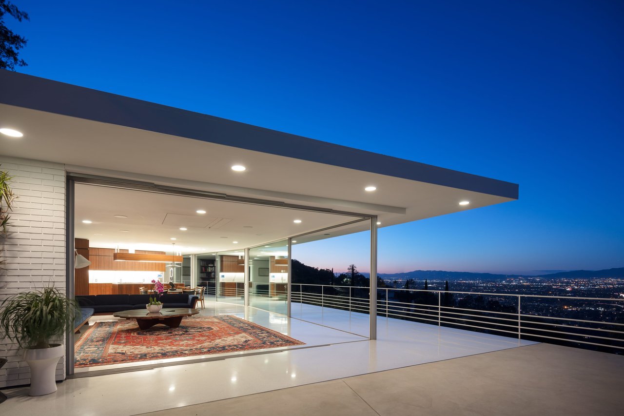 Contemporary Modern View Home