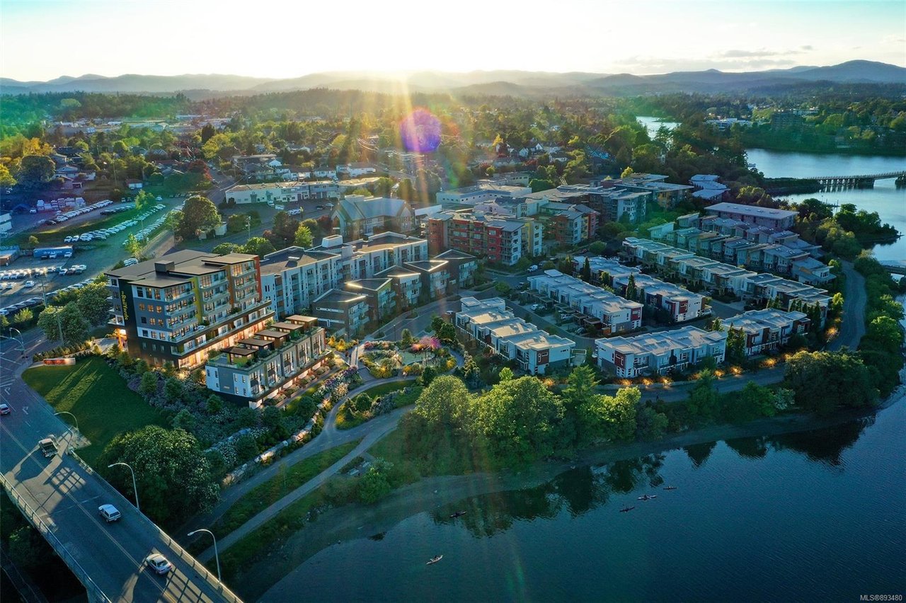 105-757 Tyee Rd