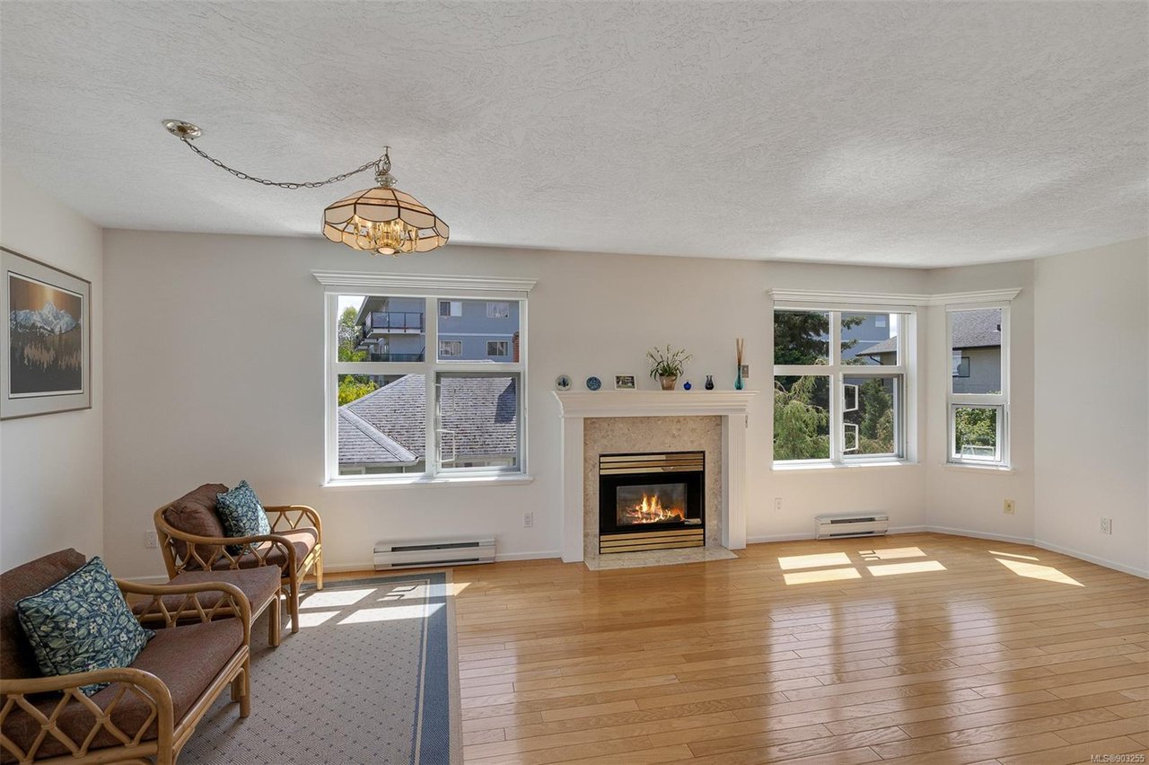 302-936 Fairfield Rd