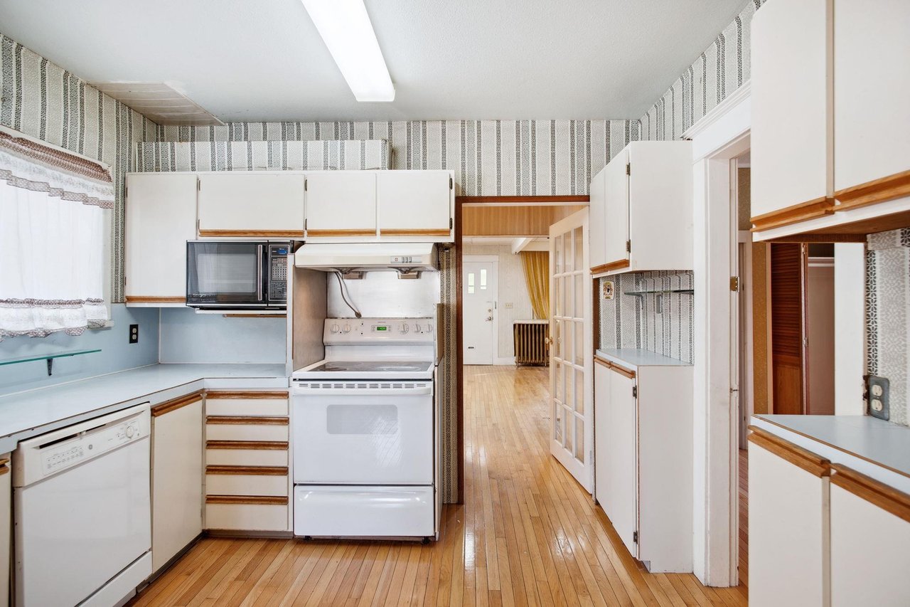45 W 15th Ave