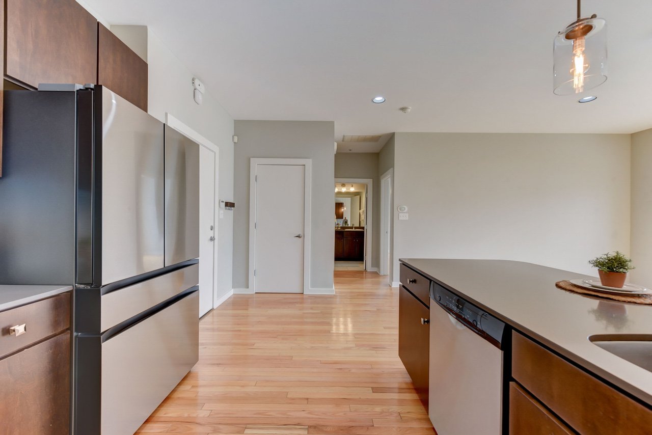 Modern 1/1 Condo in Vibrant South Austin for Lease!