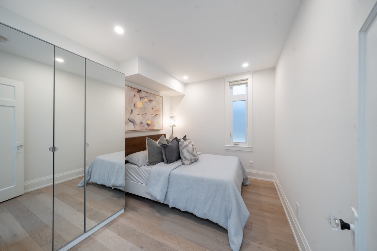 38 Richard Ave 