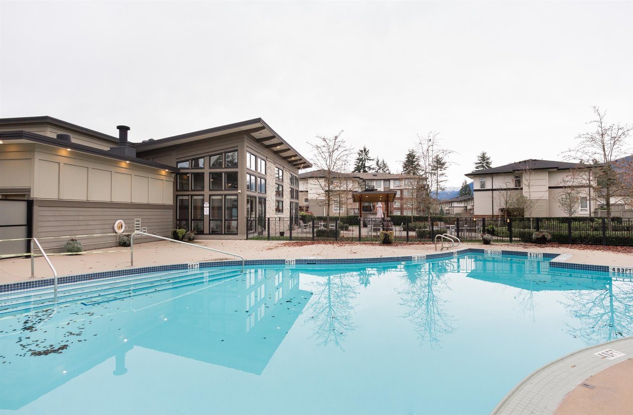 501-3093 Windsor Gate