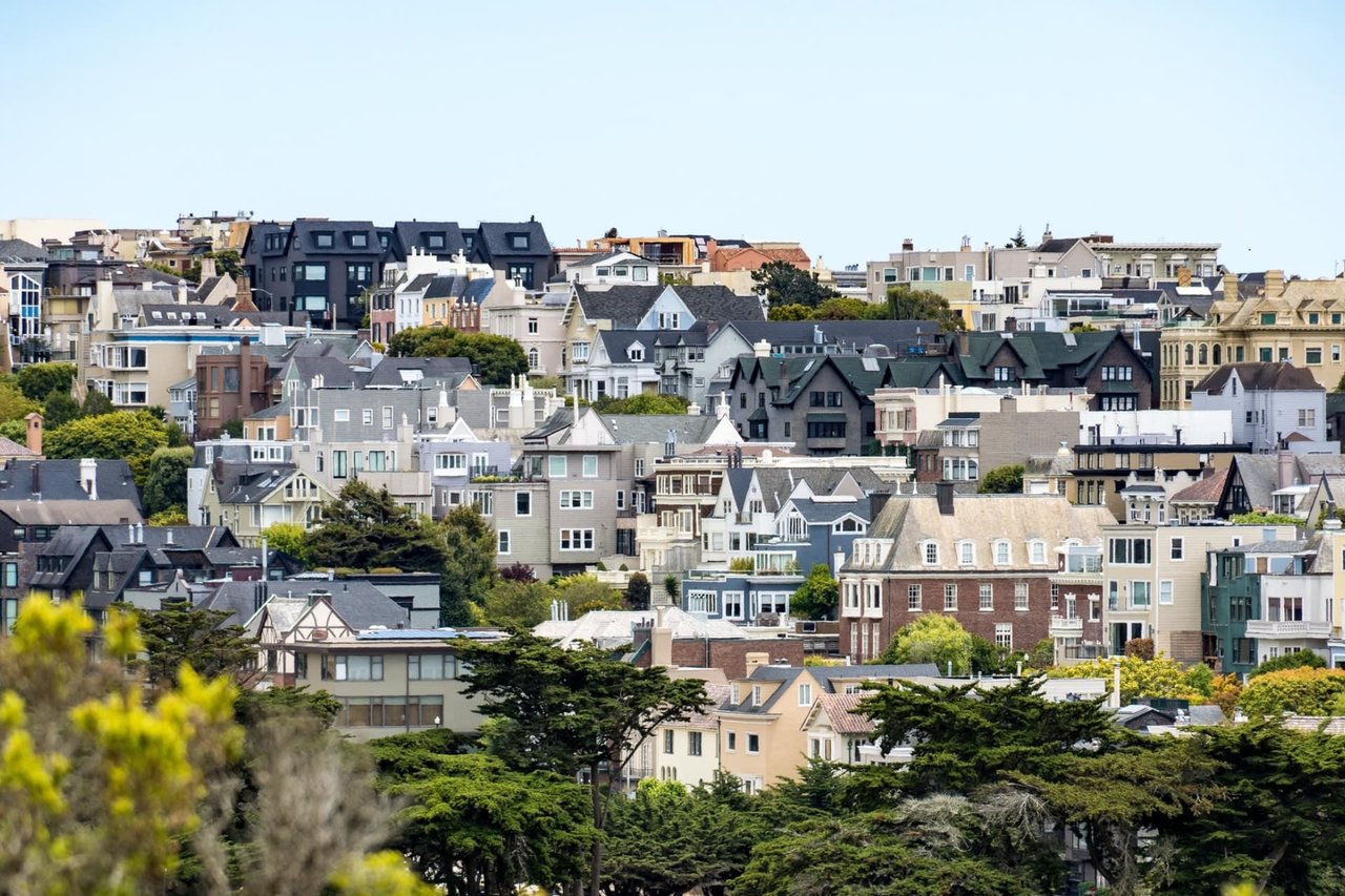 Single-Family Home vs. Condo: Pros and Cons