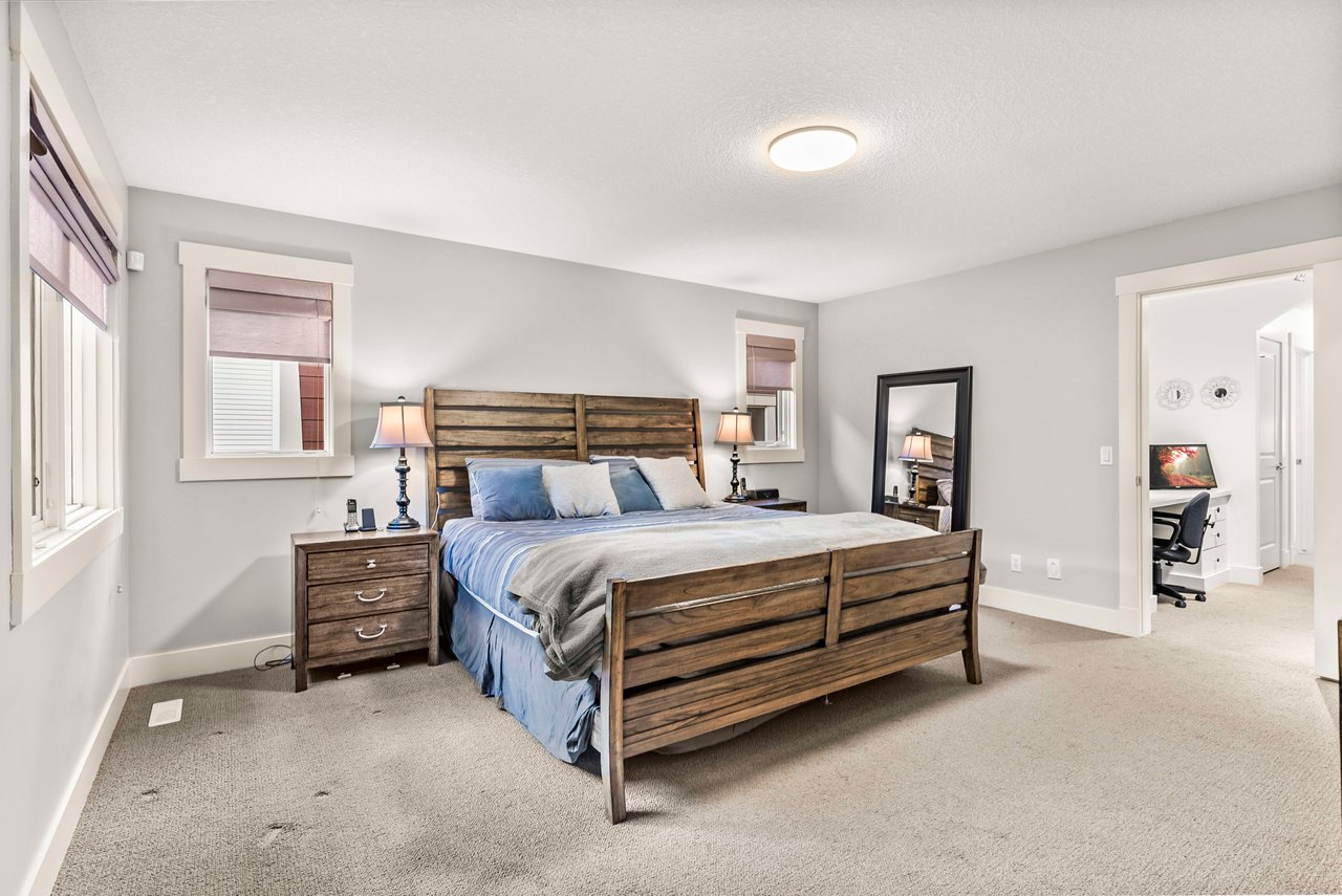 19 Tom Hoppe Mews SW