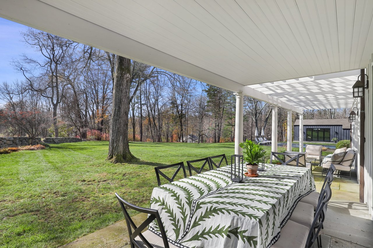 77 Hook Road