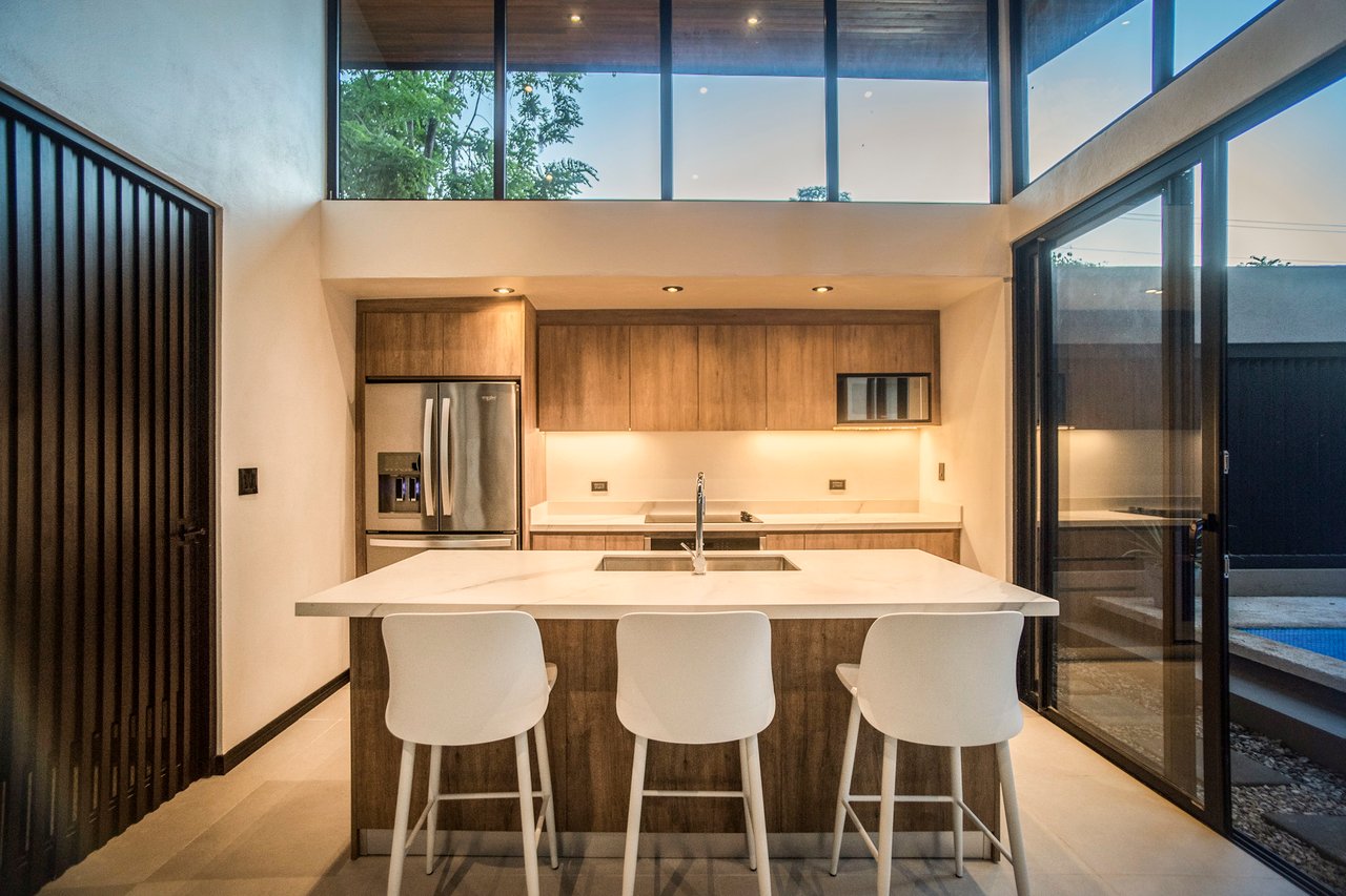 Contemporary Pool Home, Tamarindo, Guanacaste