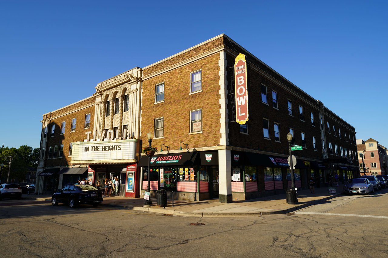 Downers Grove - Top 5 Reasons People Move to Downers Grove