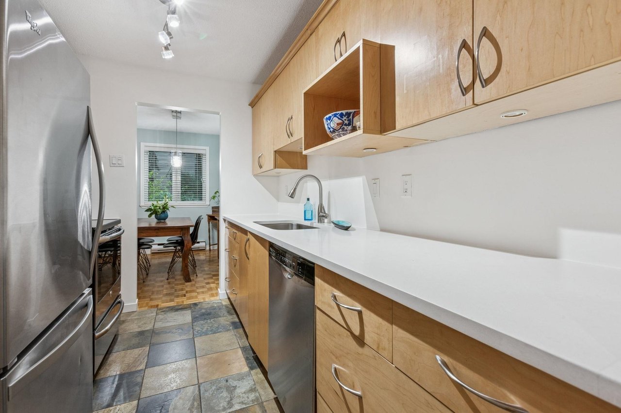 112-1429 E 4th Ave