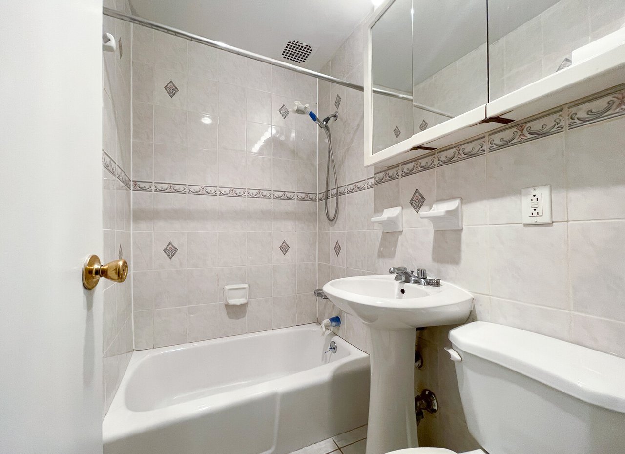 206 East 81st Street, Apt 4D