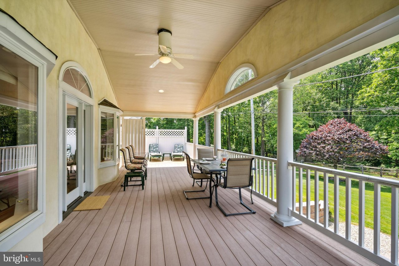 320 Rose Ln