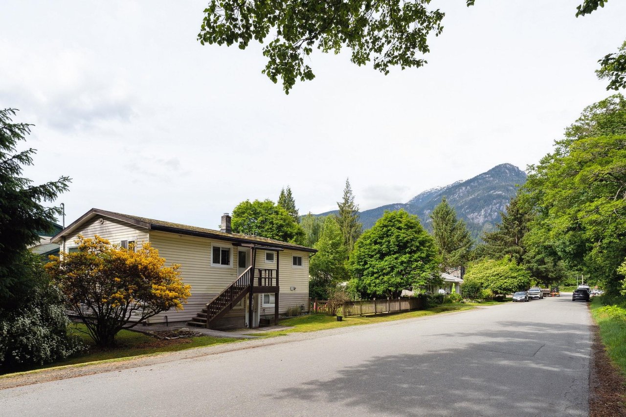 38891 Newport Road, Squamish