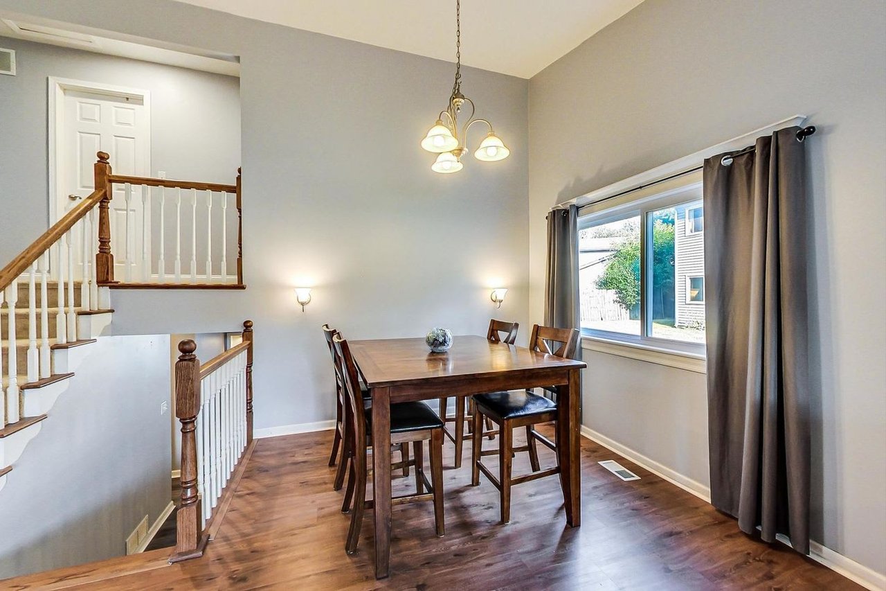2S581 Continental Dr