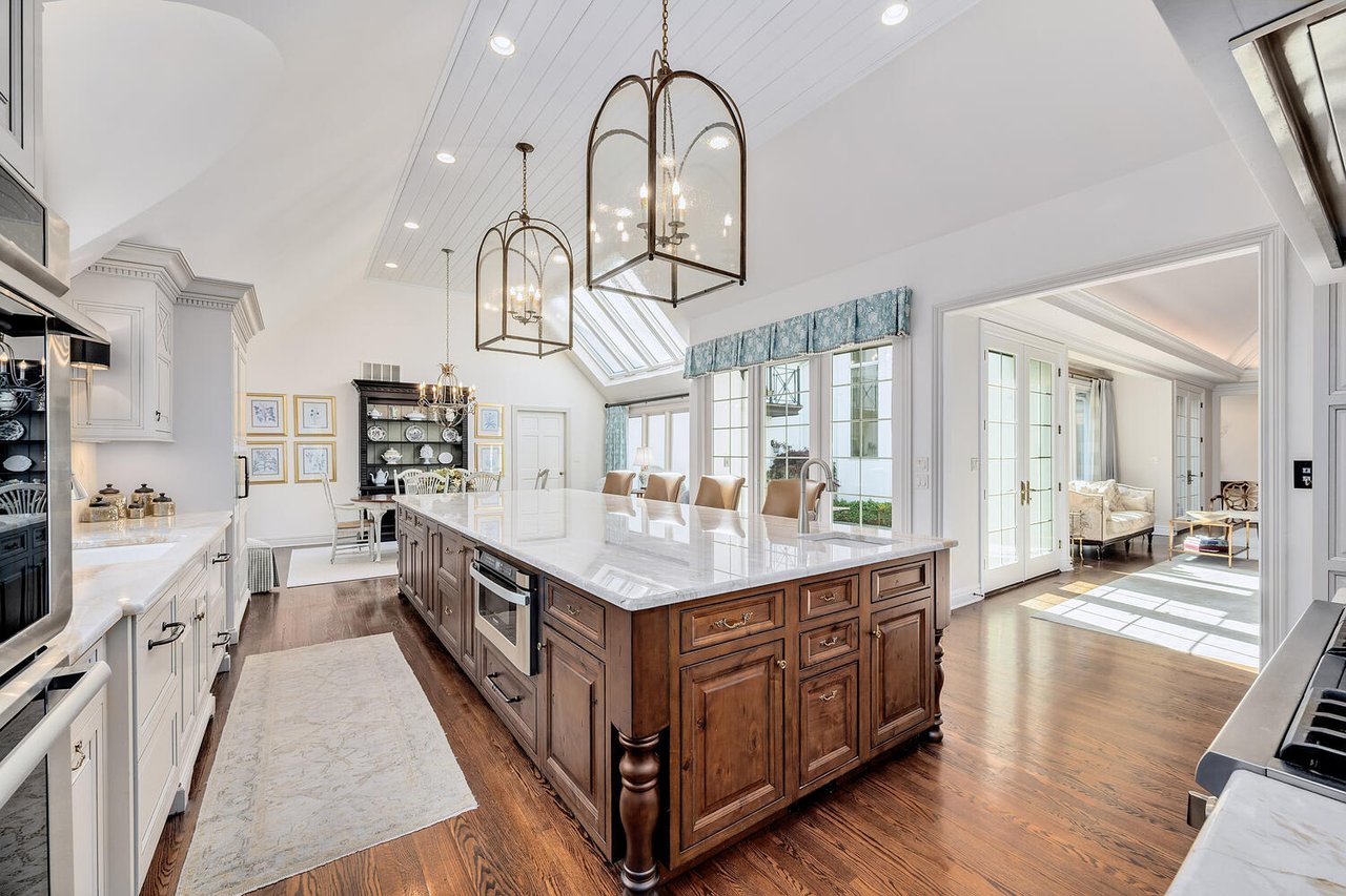 1601 Burr Ridge Club