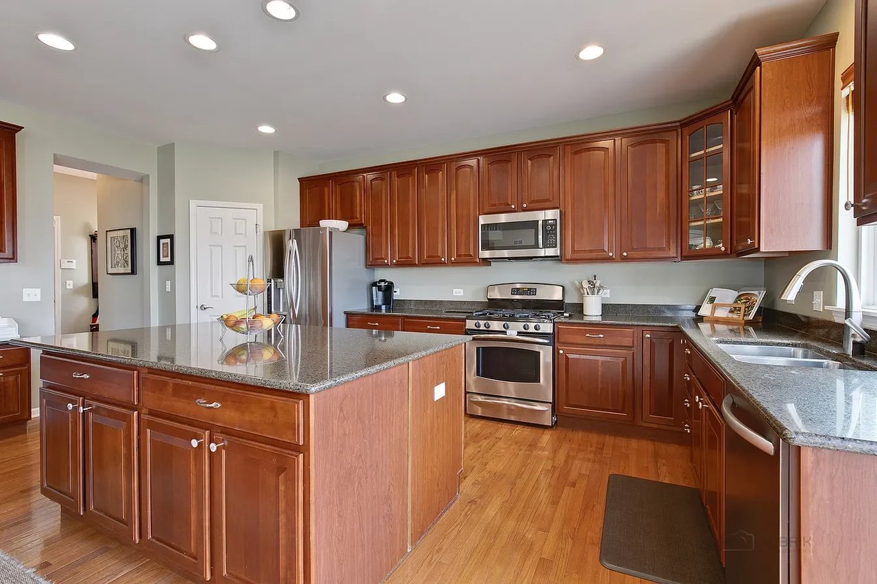 712 Porter Cir