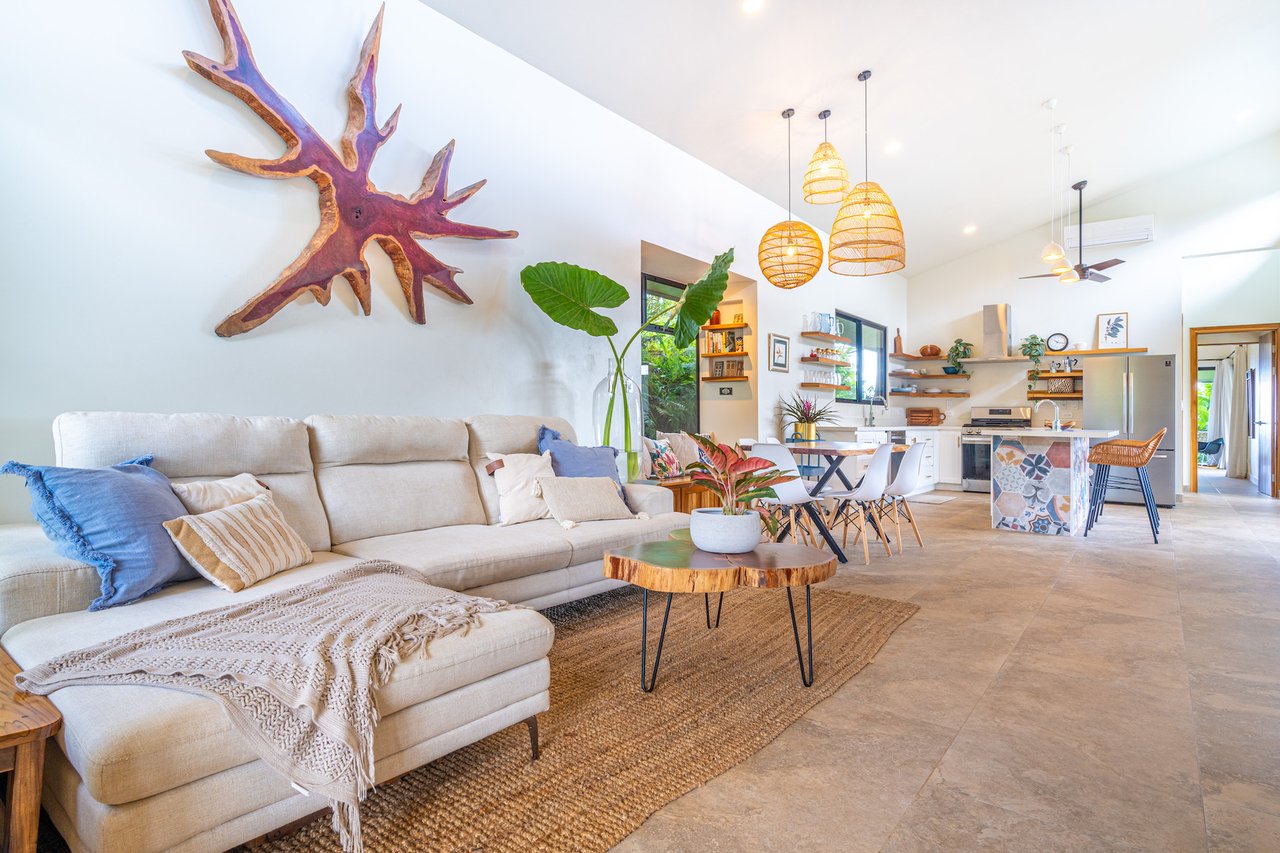 Contemporary Home and Guest House, Ojochal, Puntarenas