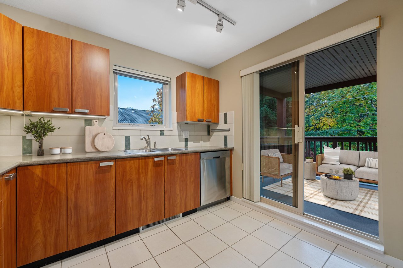 208-2323 Mamquam Rd