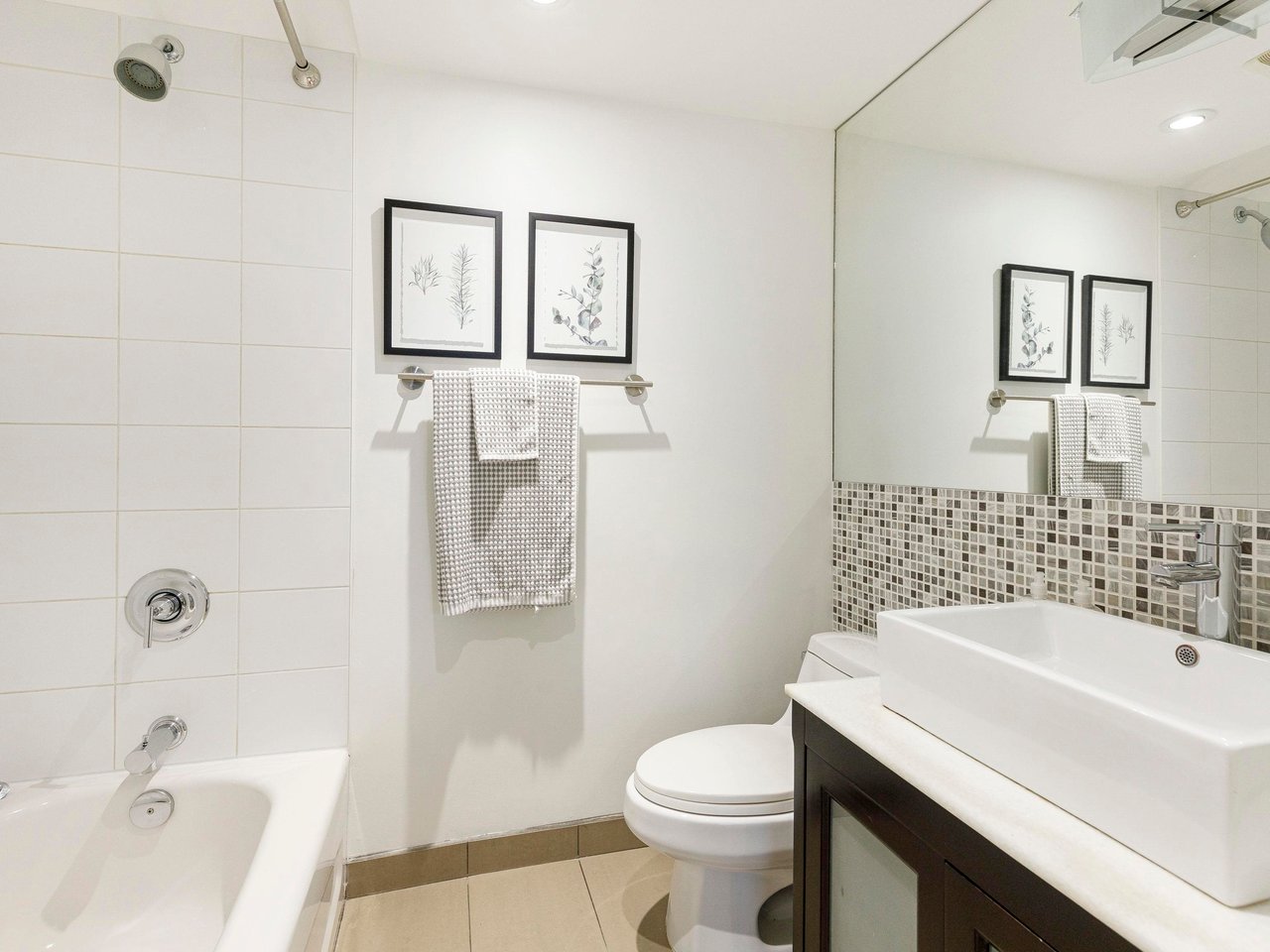 204-2770 Burrard St