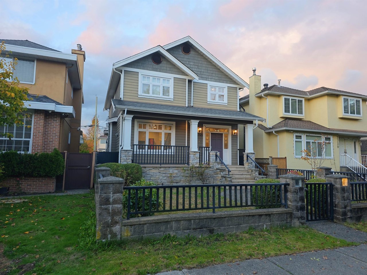 2745 W 19th Ave