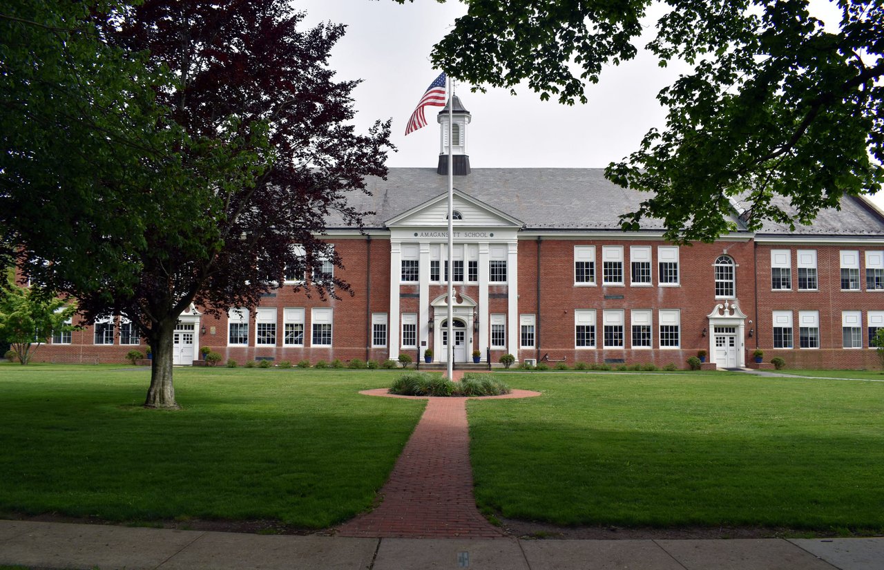 Amagansett School