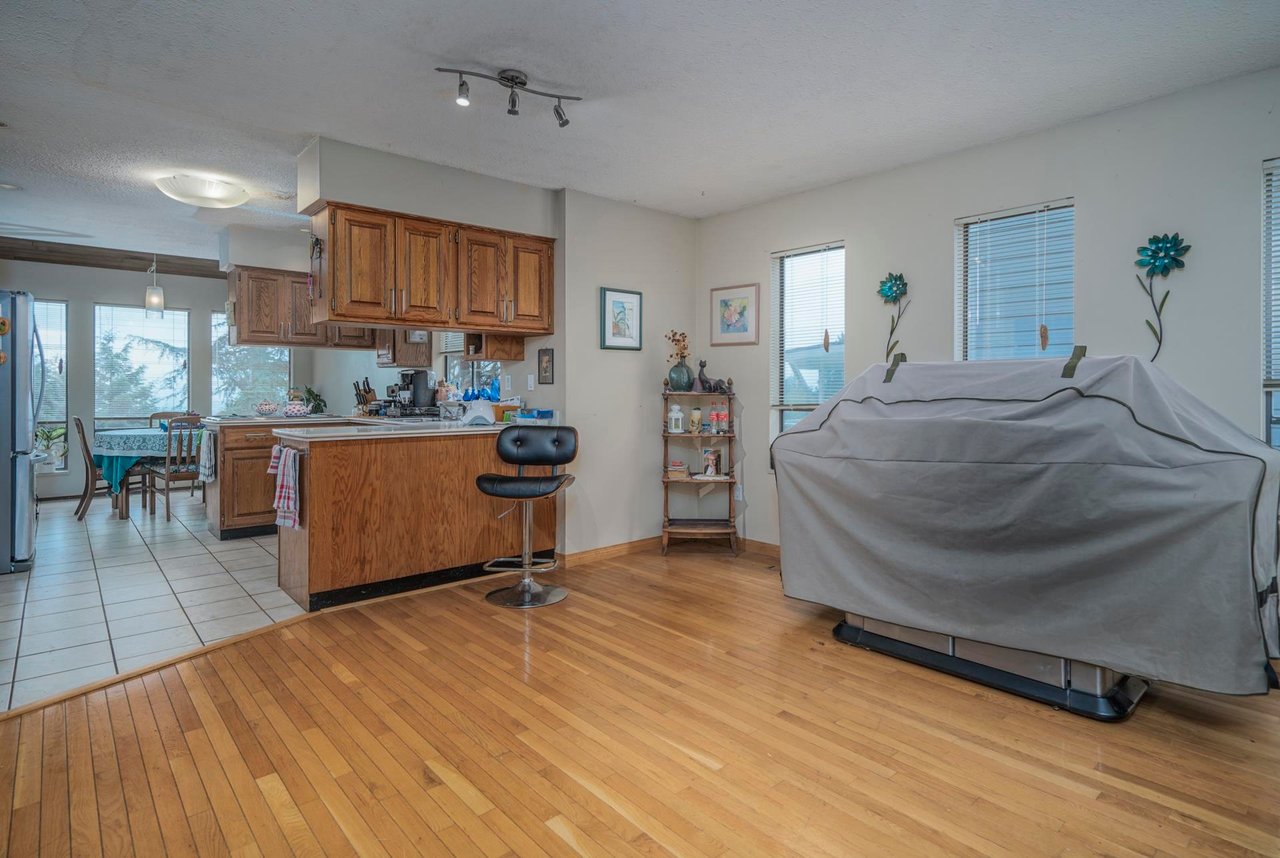 1305 Charter Hill Dr