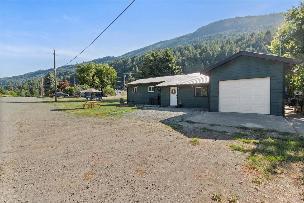 47818 Old Boston Bar Rd