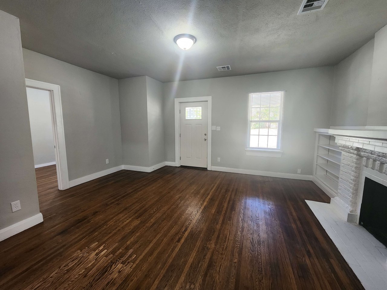 1017 N. Broadway Ave
