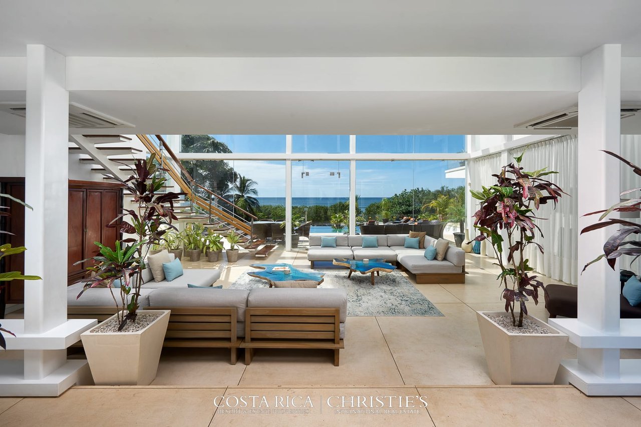Oceanfront Casa Crystal