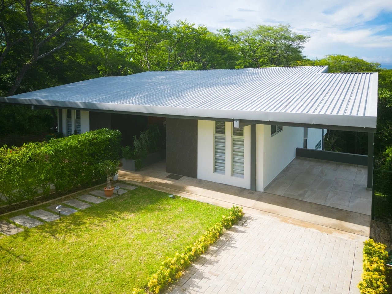 Valley view Duplex in Altos del Cacique