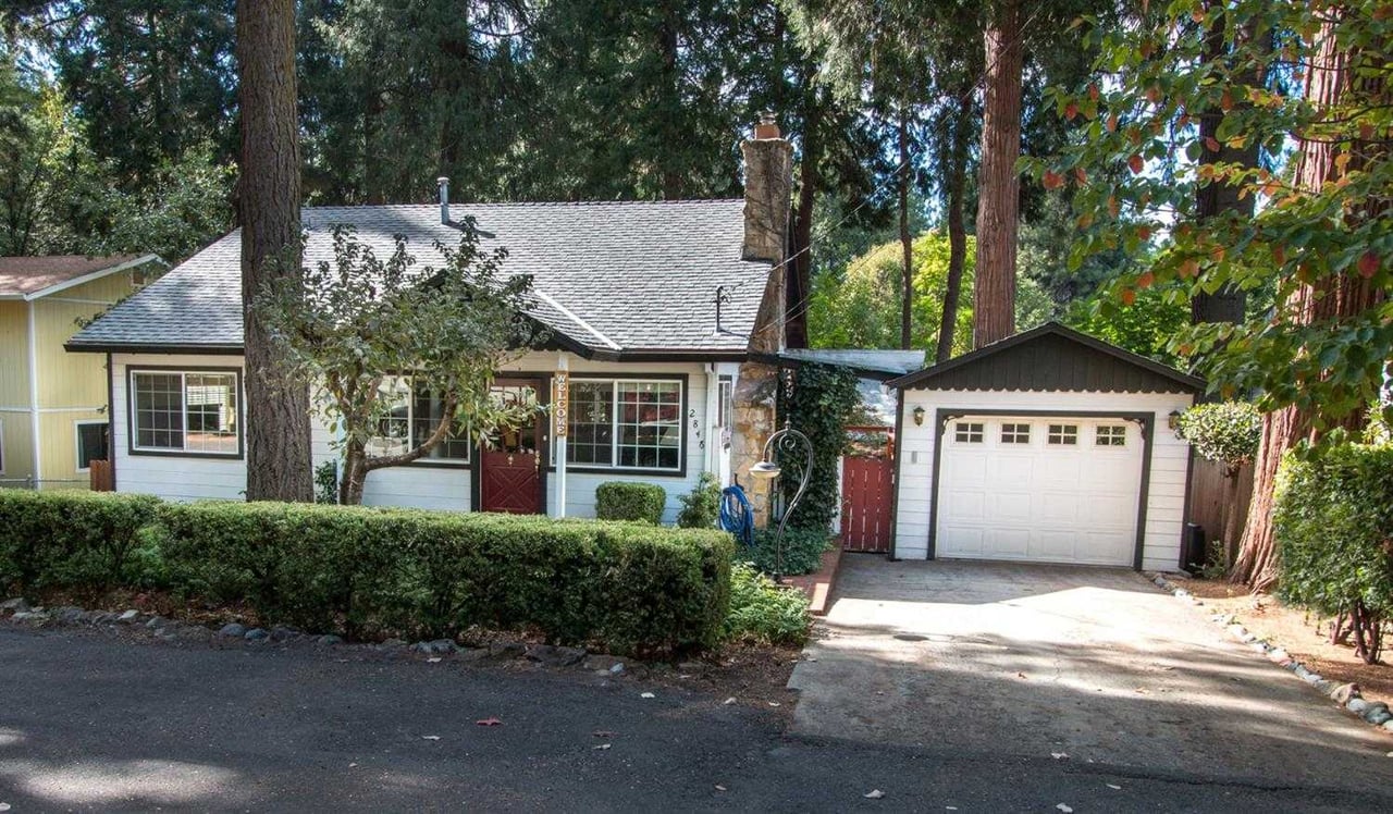 2846 Loyal Ln