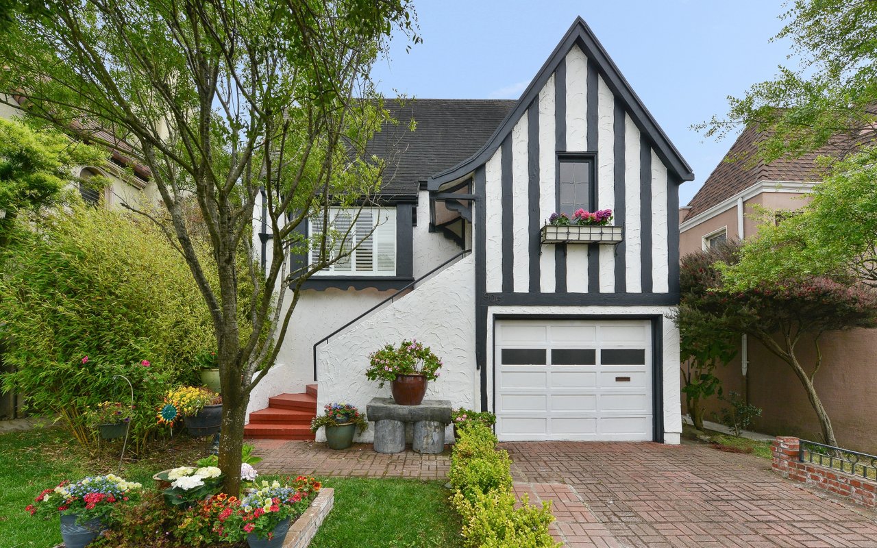 905 Portola Dr