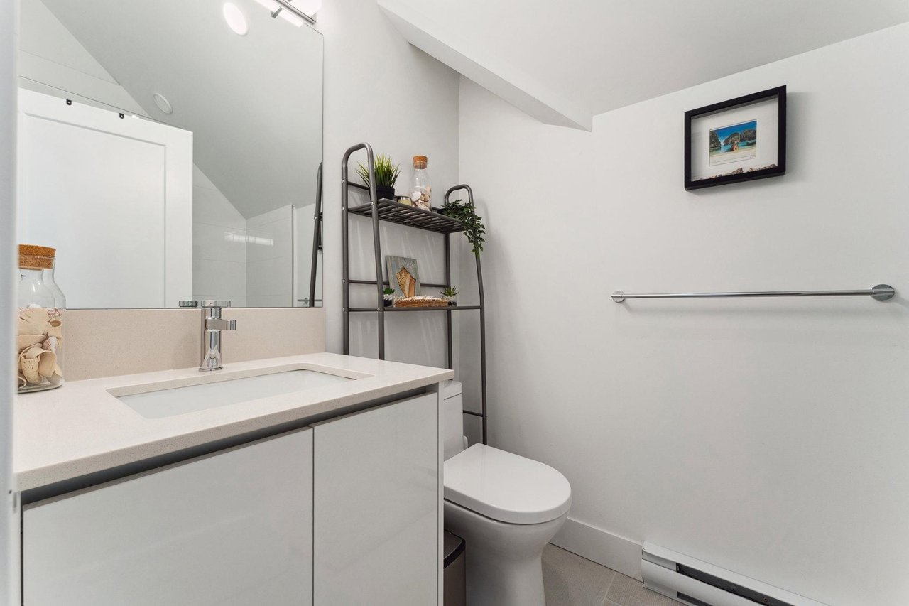 212-1306 Laval Square