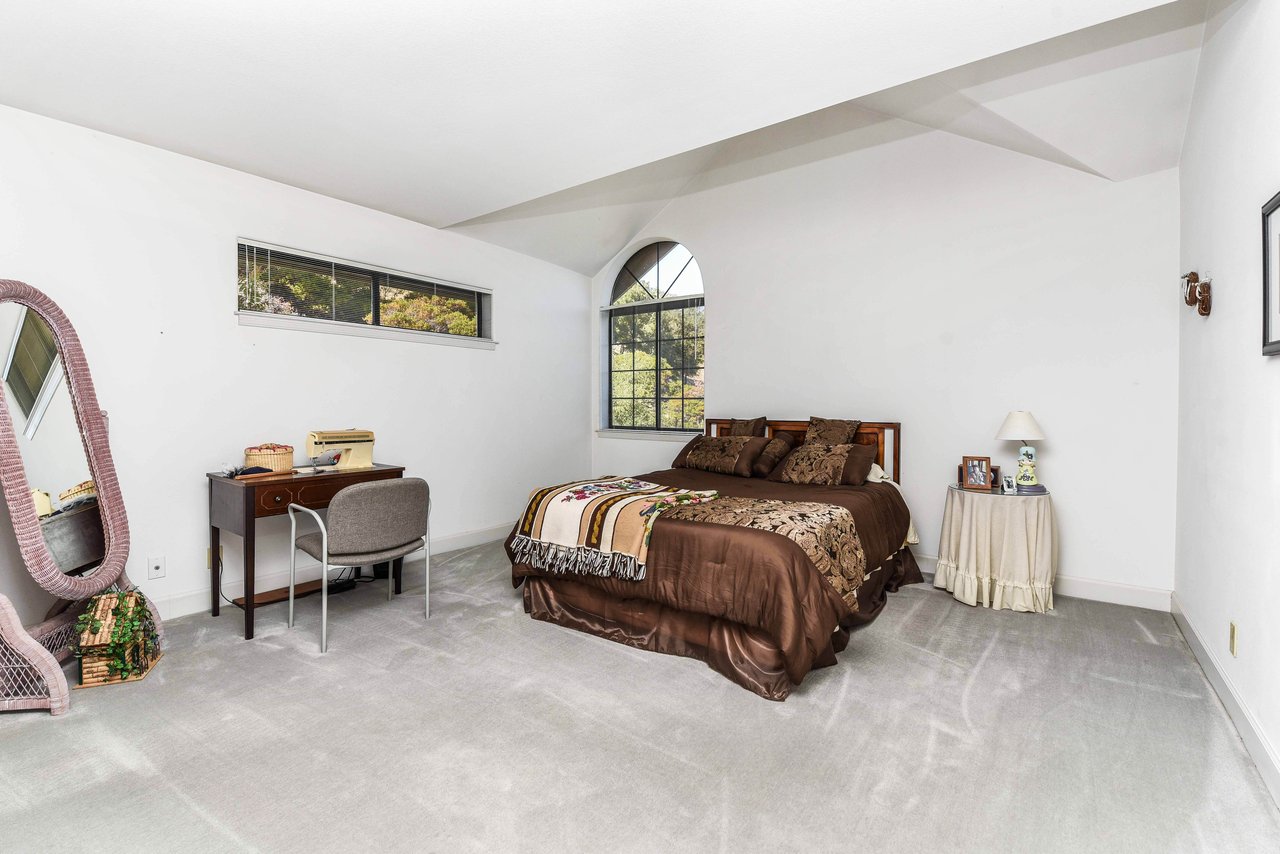 Fantastic Opportunity to buy in Alamo!