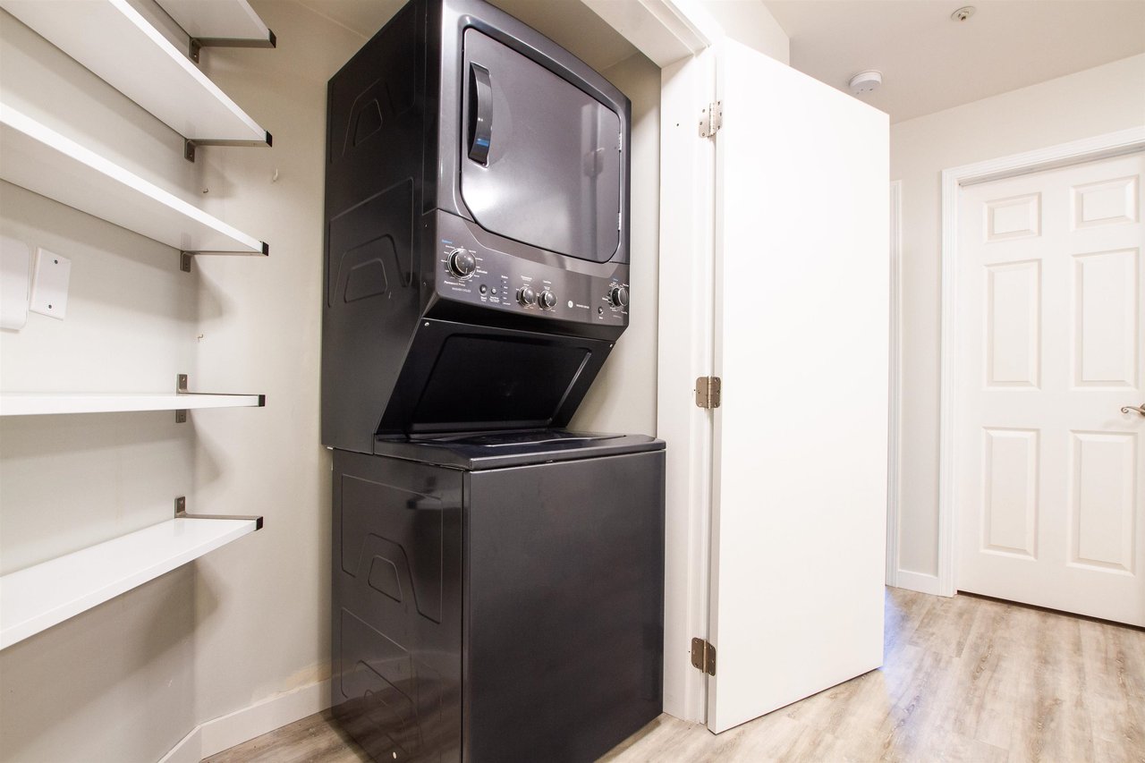 E103-40180 Willow Cres