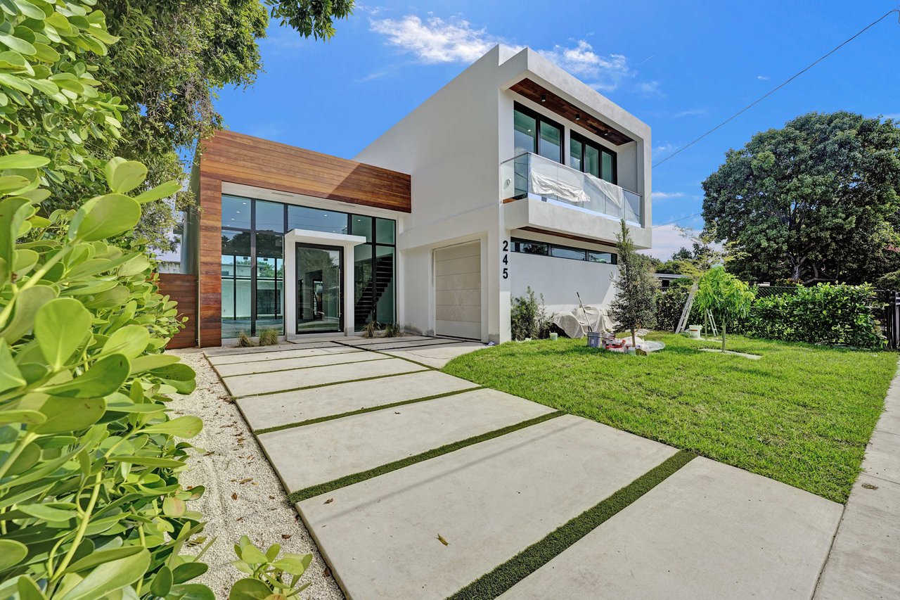 245 NW 49th Street