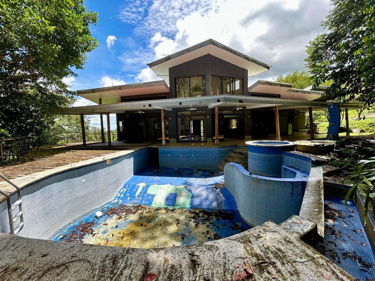 Tropical Forest Fixer Upper, Osa, Puntarenas