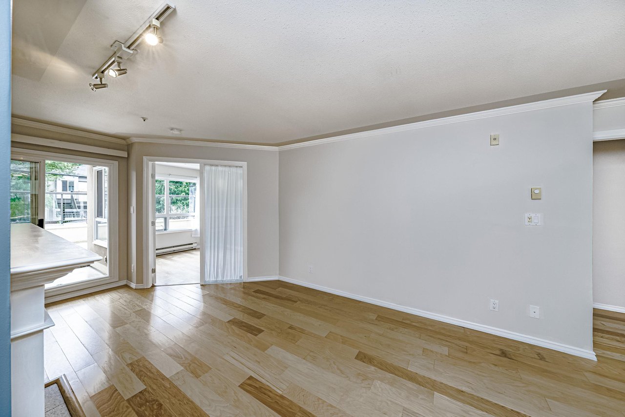 210-3638 W Broadway