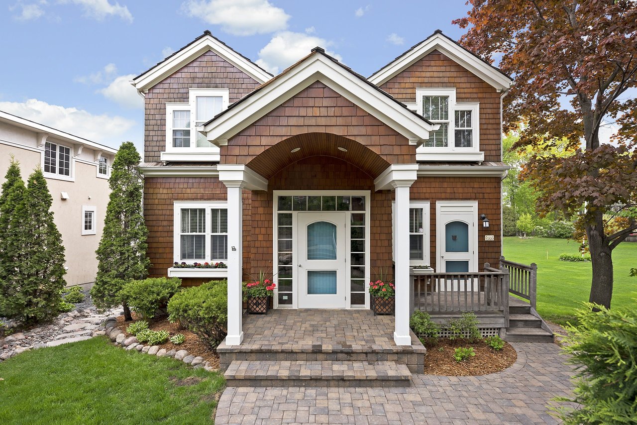 4265 Cottonwood Lane, Deephaven