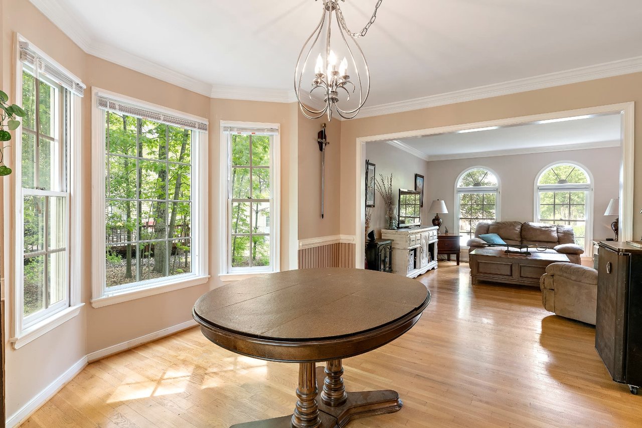 6007 Oak Landing Drive