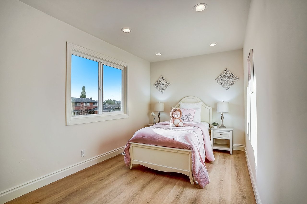1216 Moonlight Way