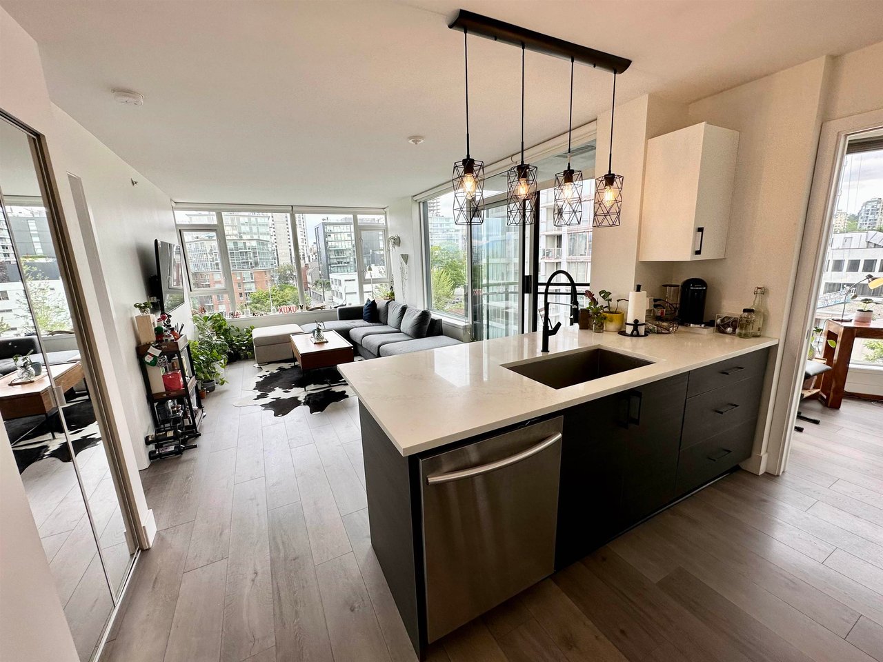 801-1650 W 7th Ave